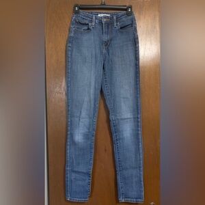 Levi's Women's Straight Leg Jeans in Blue